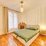 Paris Arc De Triomphe Charmant Appartement Renove
